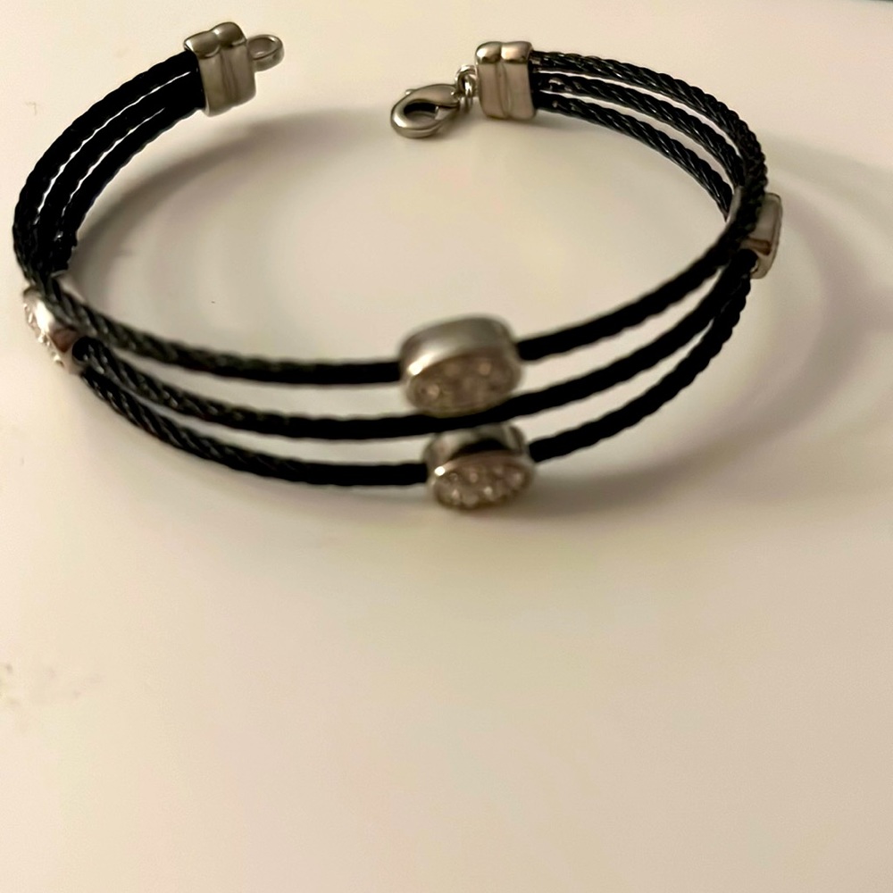 Wire bracelet with cubic zirconia